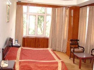 Hotel Out Town Manāli Extérieur photo