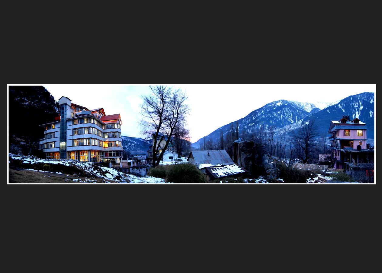 Hotel Out Town Manāli Extérieur photo