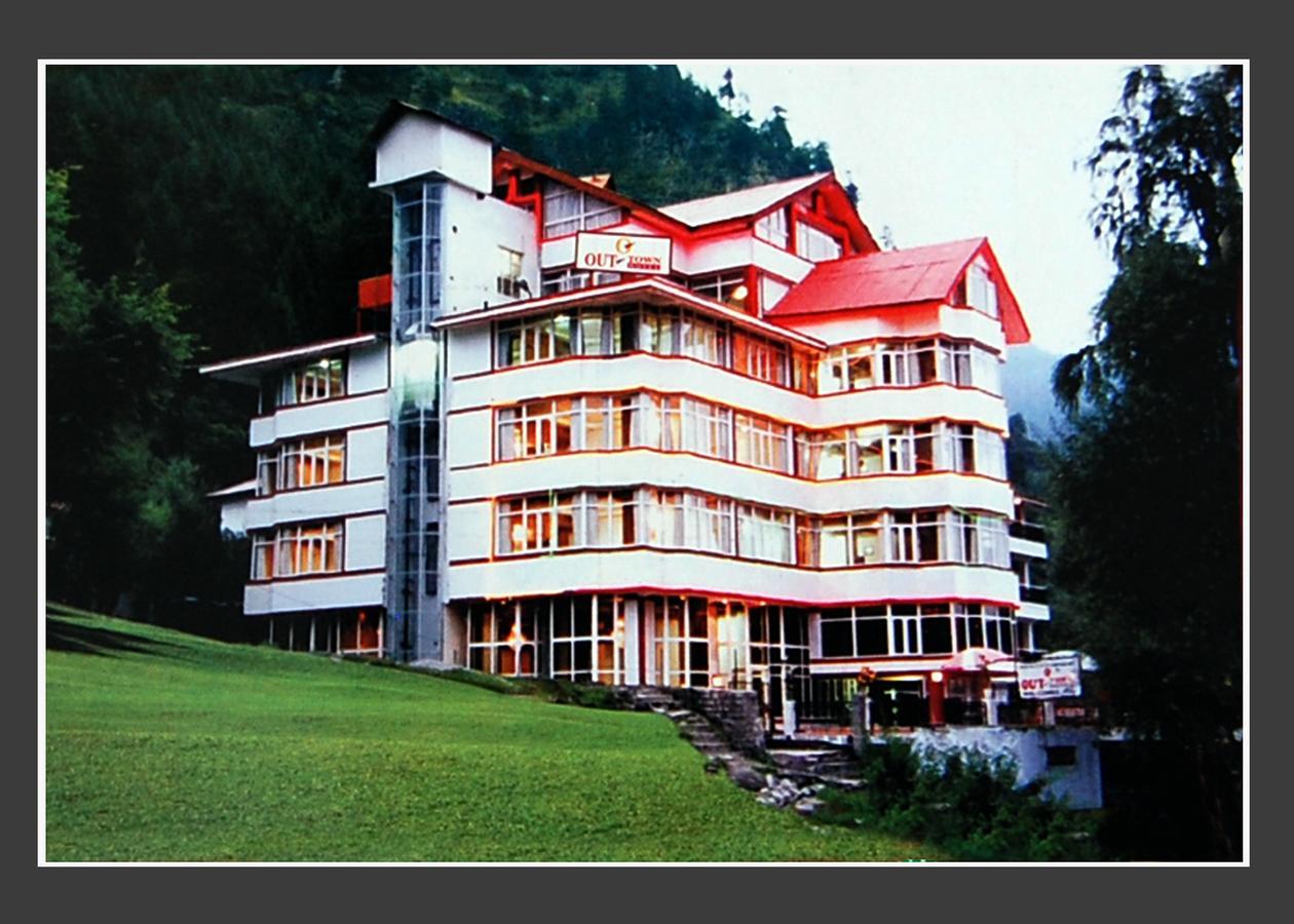 Hotel Out Town Manāli Extérieur photo